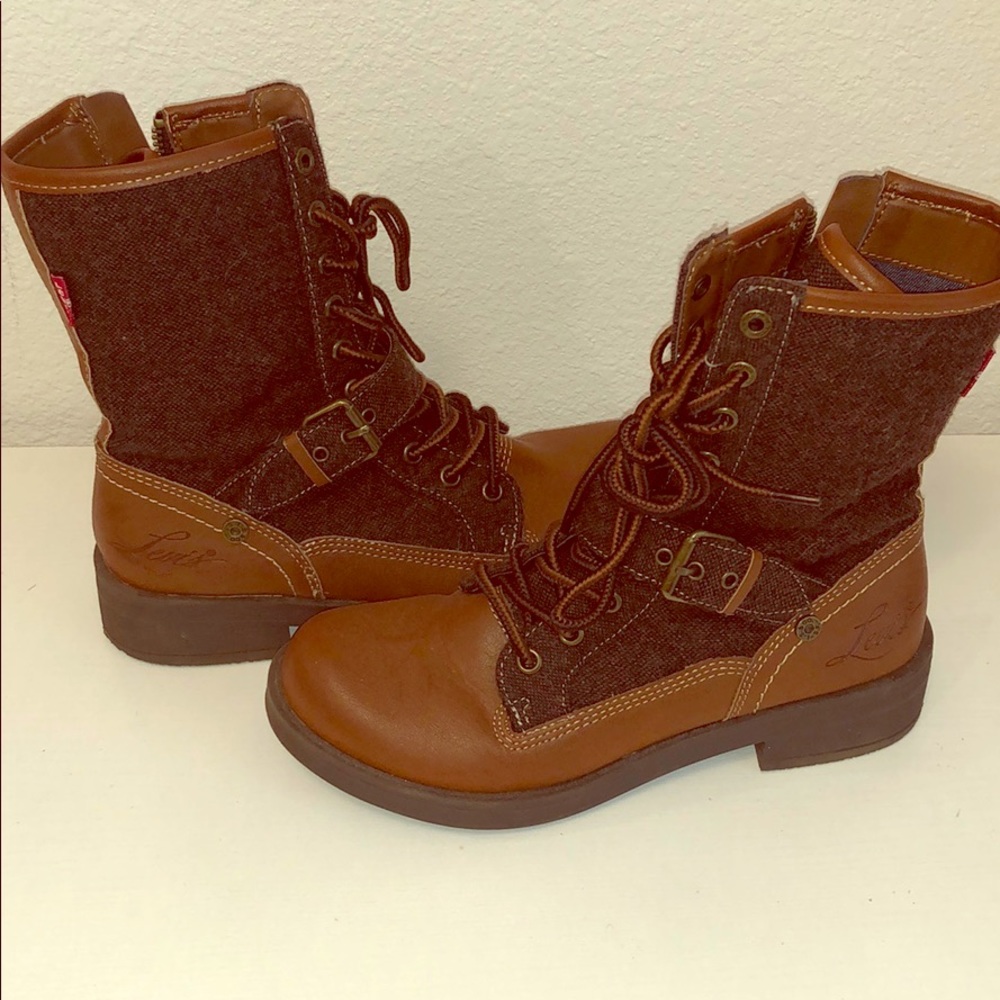 Medium calf boots